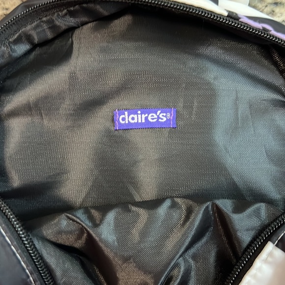 Claire’s checkered daisy small backpack - Picture 5 of 7